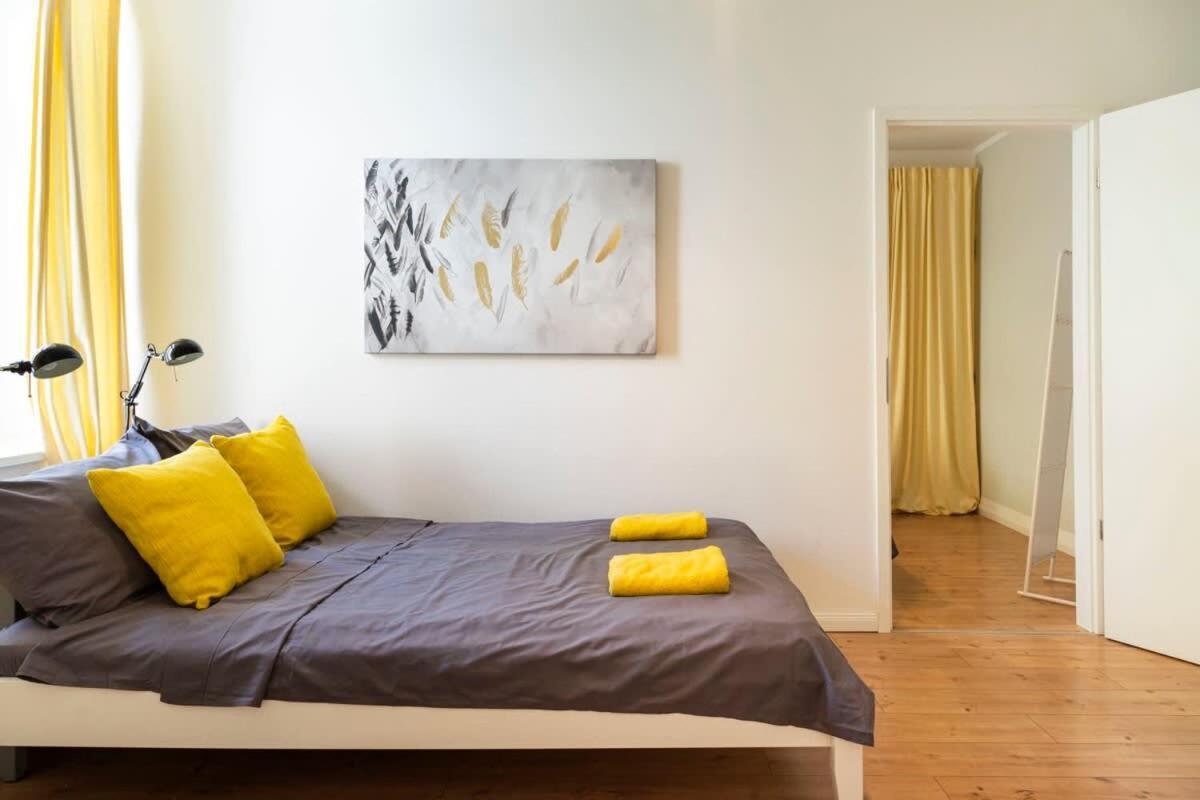 Cosy Two Br Plus Self Checkin Plus Street Parking Berlim Exterior foto