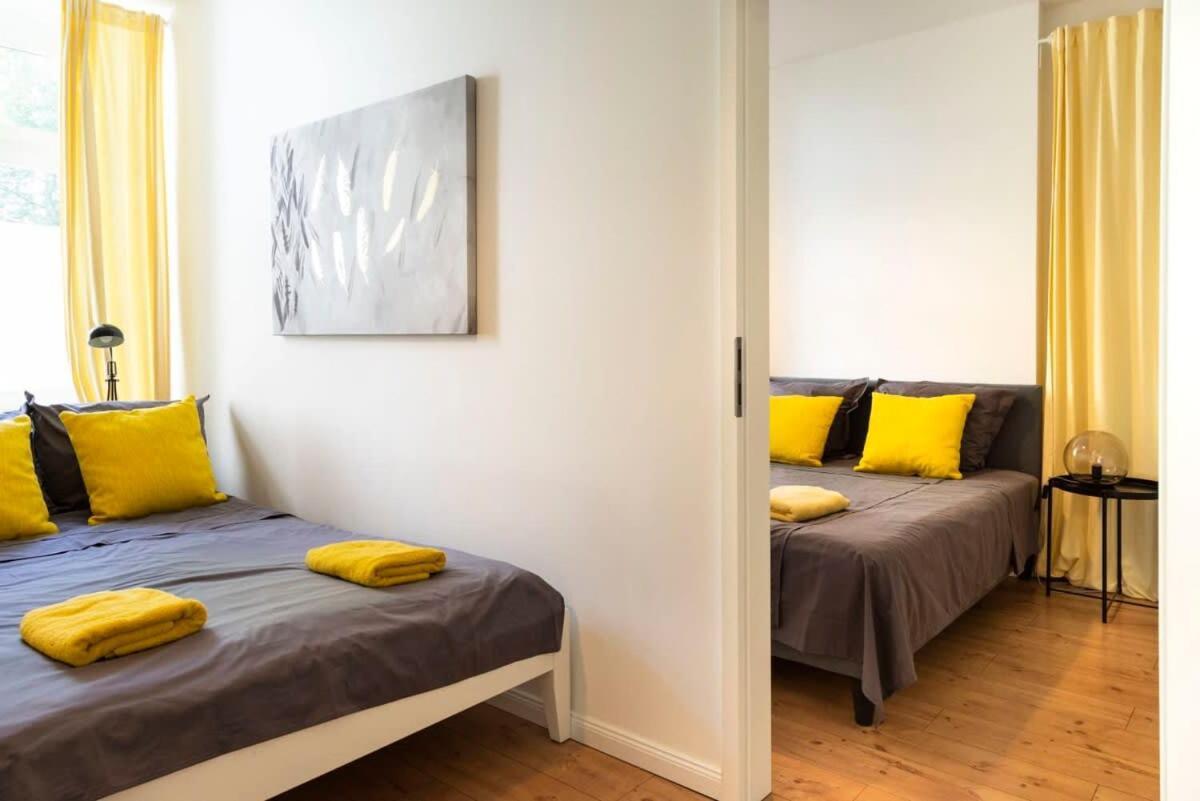Cosy Two Br Plus Self Checkin Plus Street Parking Berlim Exterior foto