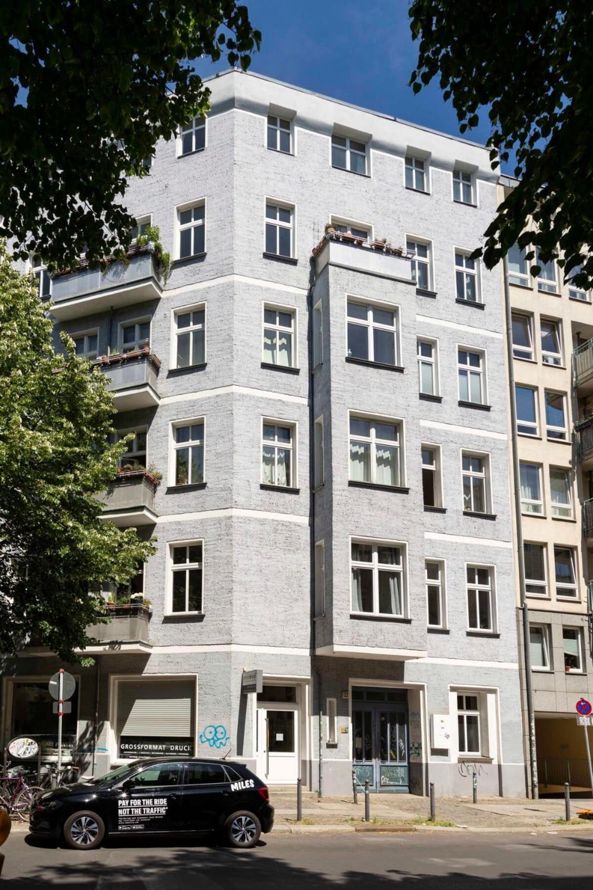 Cosy Two Br Plus Self Checkin Plus Street Parking Berlim Exterior foto